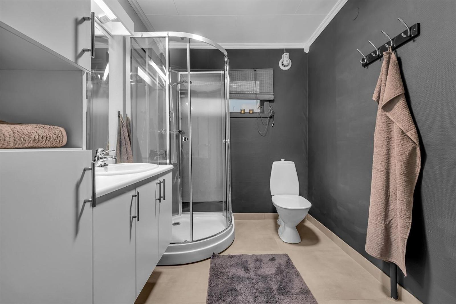 Leilighet Spacious House I Great Location I Free Parking